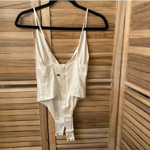 For Love & Lemons Plunging White Satin Bodysuit XS - Picture 4 of 7